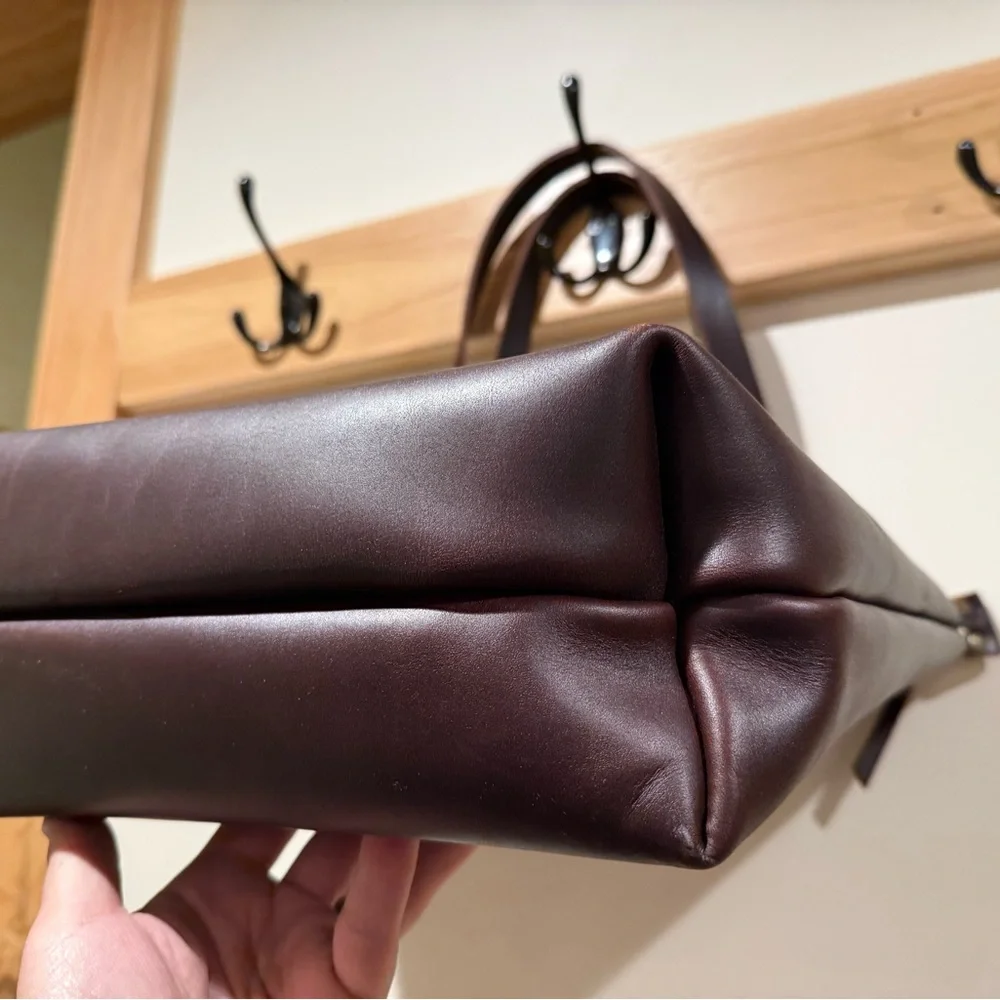 Portland leather small zip Elegant Brown Leather Tote Bag - Picture 5 of 11